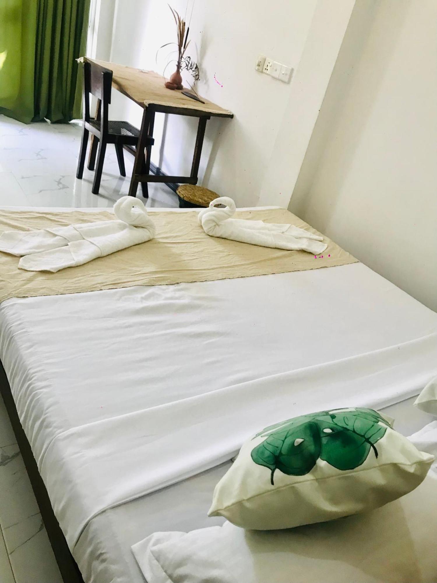 Hotel Bananas Mirissa Zewnętrze zdjęcie
